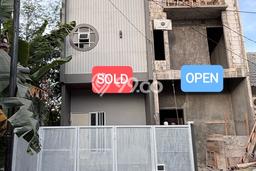 Dijual Hunian Rumah Terawat 2 Kamar di Gununganyar, Surabaya Dijual Hunian Rumah Terawat 2 Kamar di Gununganyar, Surabaya