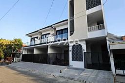 Rumah Minimalis 3 KT di Ketintang Surabaya Rumah Minimalis 3 KT di Ketintang Surabaya