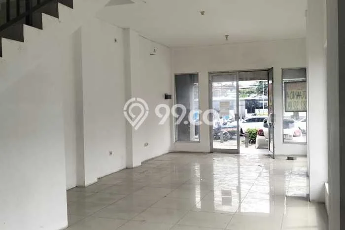 Ruko disewakan di Matraman Jakarta Timur dengan luas bangunan 240m2 Ruko disewakan di Matraman Jakarta Timur dengan luas bangunan 240m2