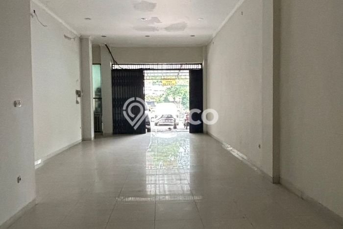 Ruko Disewakan di Johar Baru, Luas 350m², Area Premium, Ready Bisnis Ruko Disewakan di Johar Baru, Luas 350m², Area Premium, Ready Bisnis