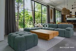 HARGA TERBAIK! Vila di , Luas 340m2m², Area Strategis HARGA TERBAIK! Vila di , Luas 340m2m², Area Strategis