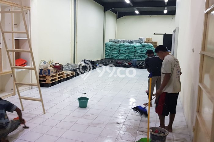 Disewakan Gudang di Kawasan Ramai Pantai Indah Kapuk Luas 300m2 Disewakan Gudang di Kawasan Ramai Pantai Indah Kapuk Luas 300m2