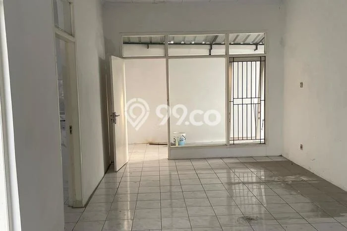 For Sale Rumah 4 Kamar Lokasi Strategis Bagus dan Strategis di Kuningan For Sale Rumah 4 Kamar Lokasi Strategis Bagus dan Strategis di Kuningan