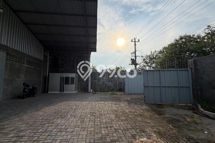 Gudang disewakan di Kartasura Sukoharjo dengan luas bangunan 1427m2 Gudang disewakan di Kartasura Sukoharjo dengan luas bangunan 1427m2
