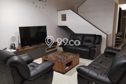 Rumah Mewah LB 400m2 Siap Huni Desain Elegan di Mekar Wangi, Bandung Rumah Mewah LB 400m2 Siap Huni Desain Elegan di Mekar Wangi, Bandung