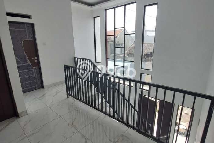 Rumah Modern 4 KT di BKR Bandung Unfurnished Rumah Modern 4 KT di BKR Bandung Unfurnished