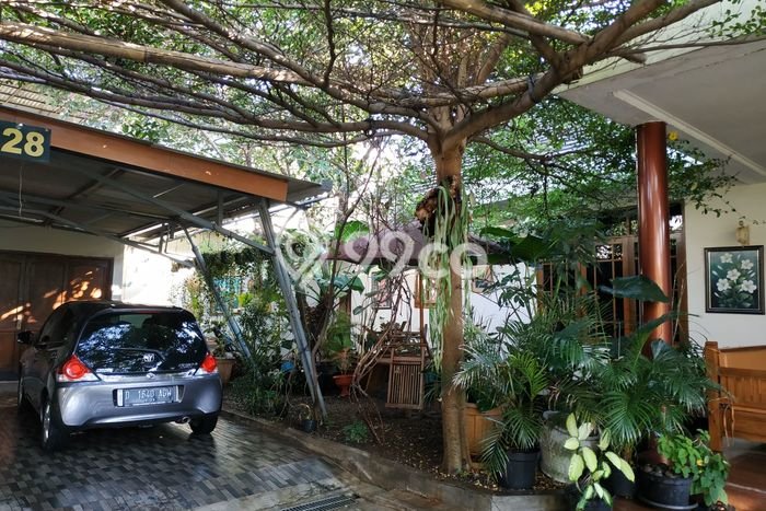 Hunian Mewah LB 250m2 Siap Huni Desain Elegan di Buah Batu, Bandung Hunian Mewah LB 250m2 Siap Huni Desain Elegan di Buah Batu, Bandung