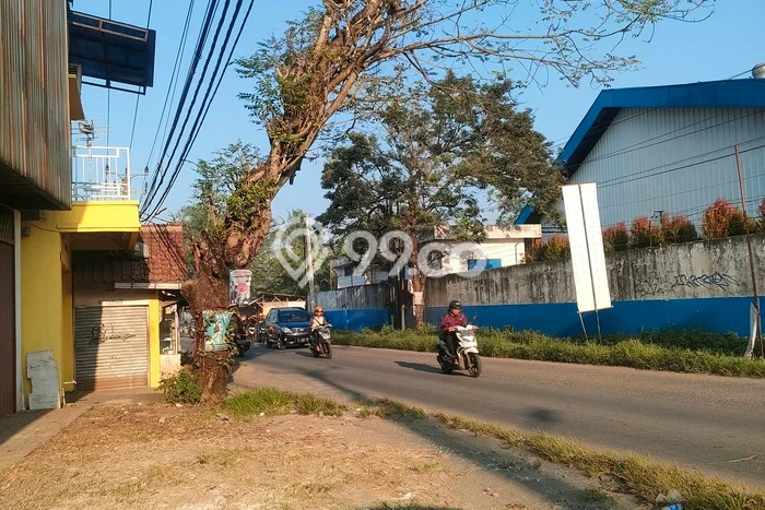 Disewakan Ruko komersial di Curug luas bangunan 48m2 Disewakan Ruko komersial di Curug luas bangunan 48m2