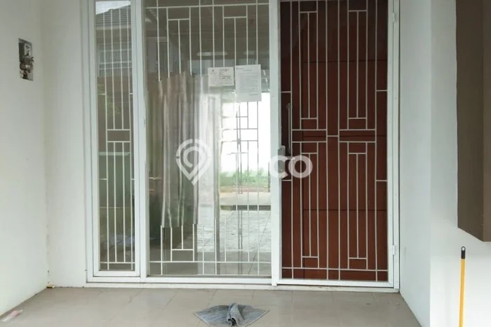 Disewakan! Rumah 3 Kamar Tidur &
2 Kamar Mandi di Cikupa Citra Raya, Tangerang Disewakan! Rumah 3 Kamar Tidur &
2 Kamar Mandi di Cikupa Citra Raya, Tangerang