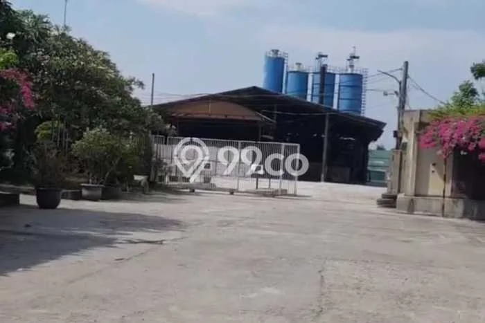 Unit Gudang Disewa Lokasi Cilincing, Jakarta Utara Spesifikasi Luas Bangunan 8000m2 Unit Gudang Disewa Lokasi Cilincing, Jakarta Utara Spesifikasi Luas Bangunan 8000m2