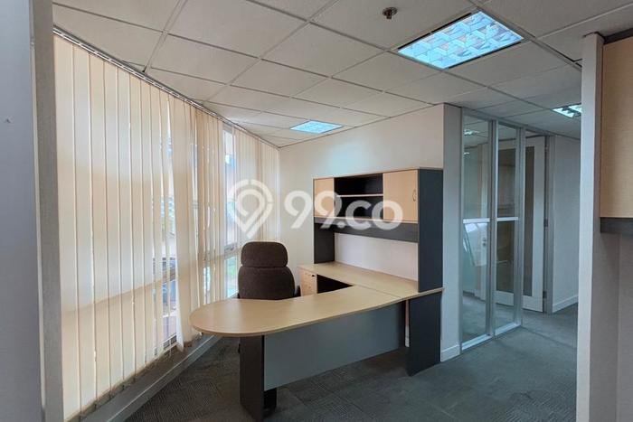 Unit Kantor Disewakan di SCBD di Area Ramai & Strategis Unit Kantor Disewakan di SCBD di Area Ramai & Strategis