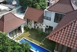 Rumah Konsep Tropis Jawa Klasik Estetik di Pancoran Jaksel Rumah Konsep Tropis Jawa Klasik Estetik di Pancoran Jaksel