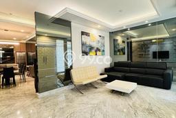 Hunian Mewah Dijual LT 180m2 di Green Lake City, Jakarta Barat Hunian Mewah Dijual LT 180m2 di Green Lake City, Jakarta Barat
