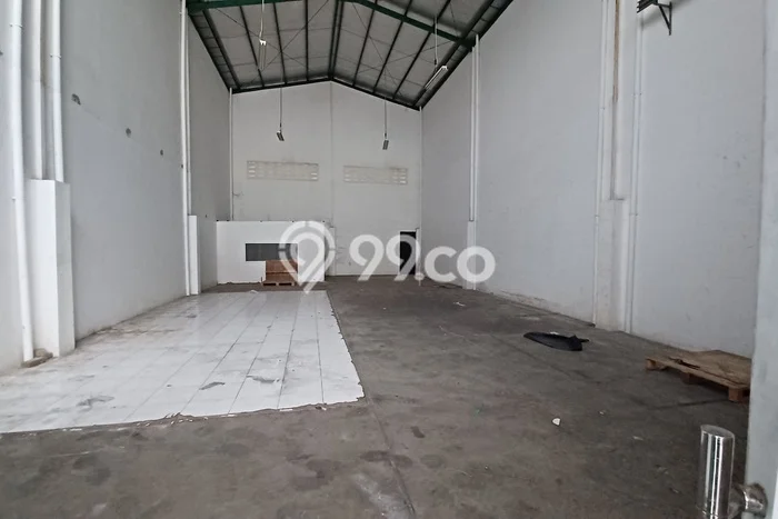 Gudang Disewa di Tangerang dengan LB 216m2 Area Komersial Ramai Gudang Disewa di Tangerang dengan LB 216m2 Area Komersial Ramai