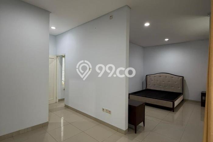 Siap Huni Rumah Minimalis & Modern LB 200m2 di Puri Mansion Siap Huni Rumah Minimalis & Modern LB 200m2 di Puri Mansion