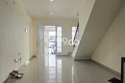 GOOD DEAL! Rumah area Green Lake City, 2 KM, Siap Huni, LT 60m2m² Bangunan 90m2m² GOOD DEAL! Rumah area Green Lake City, 2 KM, Siap Huni, LT 60m2m² Bangunan 90m2m²