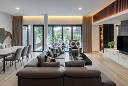 Hunian Elit LB 400m2 Siap Pakai Desain Elegan di Pantai Indah Kapuk, Jakarta Utara Hunian Elit LB 400m2 Siap Pakai Desain Elegan di Pantai Indah Kapuk, Jakarta Utara