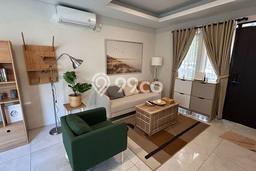 Disewakan! Rumah 3 Kamar Tidur &
2 Kamar Mandi di Kota Baru Parahyangan, Bandung Disewakan! Rumah 3 Kamar Tidur &
2 Kamar Mandi di Kota Baru Parahyangan, Bandung