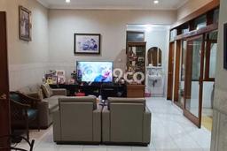 Ready to Use! Luxury House LT 200m2 Desain Elegan di Singgasana Ready to Use! Luxury House LT 200m2 Desain Elegan di Singgasana