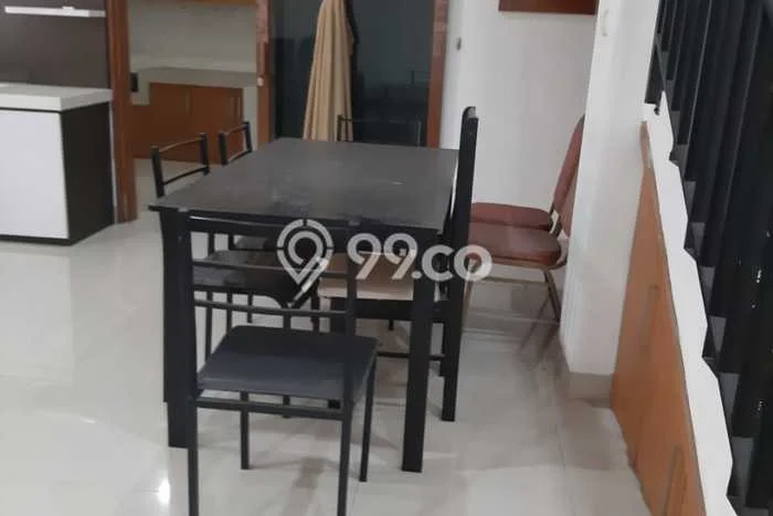 Sewa Rumah Murah di Setra Duta Bandung dengan 4 KT Sewa Rumah Murah di Setra Duta Bandung dengan 4 KT