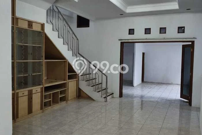 Disewakan! Rumah 3 Kamar Tidur &
2 Kamar Mandi di Caringin, Bandung Disewakan! Rumah 3 Kamar Tidur &
2 Kamar Mandi di Caringin, Bandung