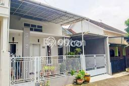 Rumah Modern Cantik 4 Kamar Siap Huni di Blimbing Rumah Modern Cantik 4 Kamar Siap Huni di Blimbing