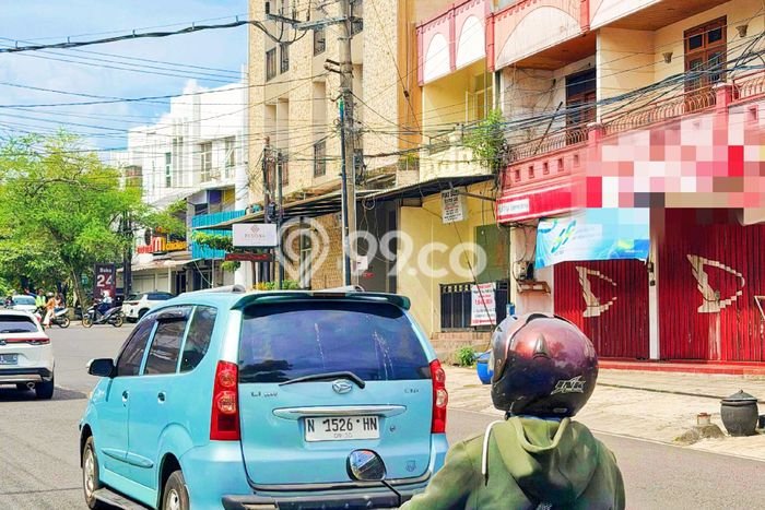 Unit Ruko Disewa Lokasi Klojen, Malang Spesifikasi Luas Bangunan 200m2 Unit Ruko Disewa Lokasi Klojen, Malang Spesifikasi Luas Bangunan 200m2