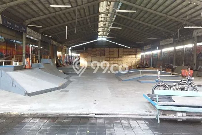 FOR RENT! Komersial di Sunset Road Cocok untuk Bisnis 2200m2 FOR RENT! Komersial di Sunset Road Cocok untuk Bisnis 2200m2