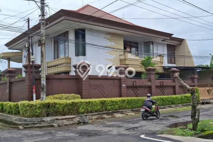 Rumah Luxury Modern Siap Huni di Gatot Subroto Denpasar Rumah Luxury Modern Siap Huni di Gatot Subroto Denpasar