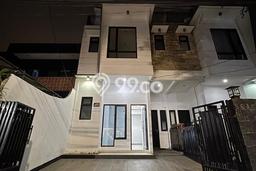 LOKASI PREMIUM! Rumah area Kalibata, 3 KT, Lingkungan Tenang, LT 78m² Bangunan 100m² LOKASI PREMIUM! Rumah area Kalibata, 3 KT, Lingkungan Tenang, LT 78m² Bangunan 100m²