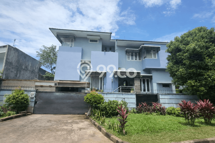 Rumah Elit Modern Tanpa Renovasi di Ragunan Jakarta Selatan Rumah Elit Modern Tanpa Renovasi di Ragunan Jakarta Selatan