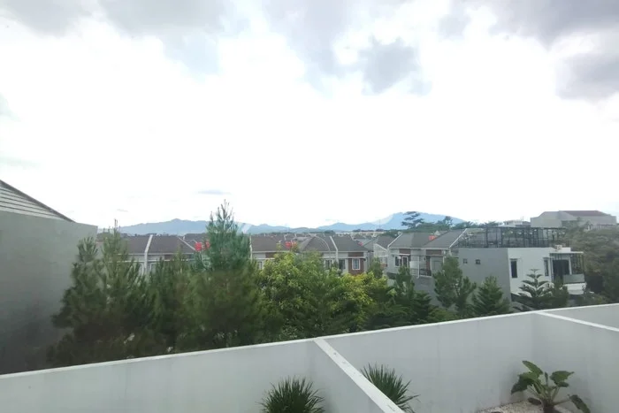 Rumah di , 3 KT, Area Asri, Luas 105m2m² LB 83m2m² Rumah di , 3 KT, Area Asri, Luas 105m2m² LB 83m2m²