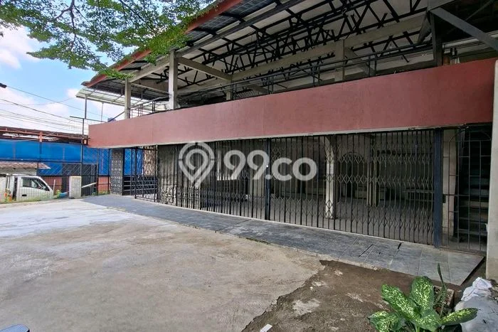 Disewakan Komersial di Kawasan Ramai Tanah Baru Luas 275m2 Disewakan Komersial di Kawasan Ramai Tanah Baru Luas 275m2