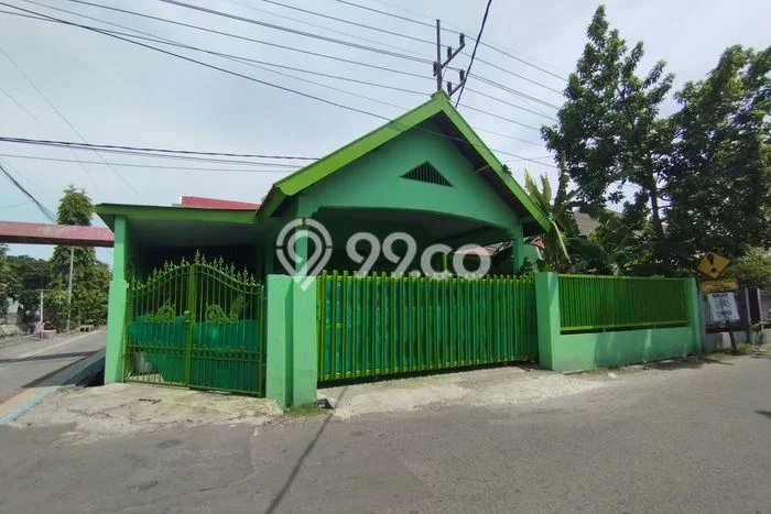 Rumah Modern Cantik 8 KT Siap Huni di Semampir Rumah Modern Cantik 8 KT Siap Huni di Semampir
