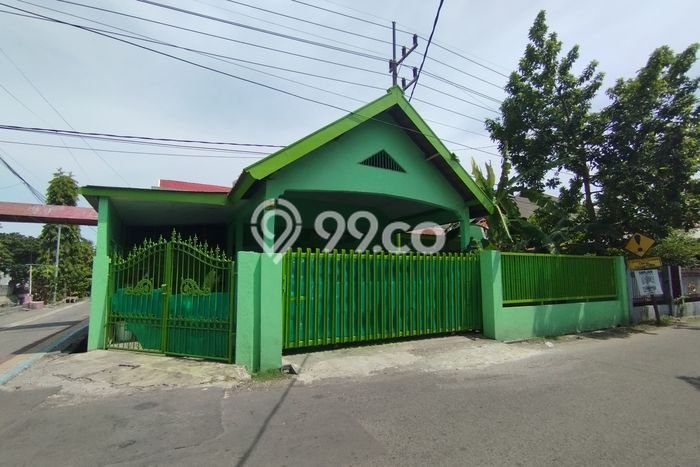 Rumah Modern Cantik 8 KT Siap Huni di Semampir Rumah Modern Cantik 8 KT Siap Huni di Semampir