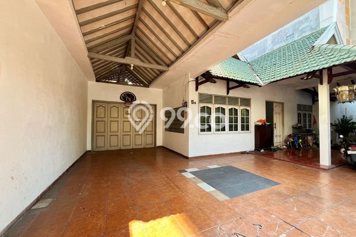 Siap Huni Hunian Elit 5 Kamar di Sawahan Dekat ke Mana Pun Siap Huni Hunian Elit 5 Kamar di Sawahan Dekat ke Mana Pun