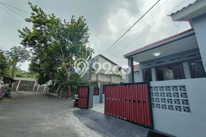 Rumah Modern Cantik 2 KT Bisa Langsung Pindah di Cibinong Rumah Modern Cantik 2 KT Bisa Langsung Pindah di Cibinong