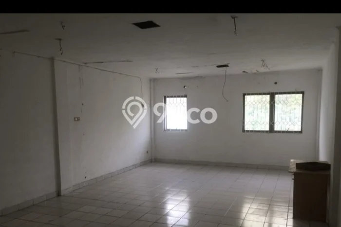 Ruko For Rent di BSD City, Luas 240m², Lokasi Bisnis, Jalan Utama Ruko For Rent di BSD City, Luas 240m², Lokasi Bisnis, Jalan Utama