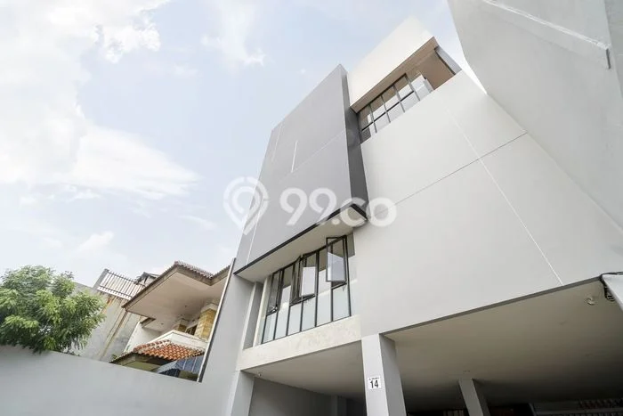 Kost Dijual di Kemanggisan dengan 70 KT dan Luas 335m2 Kost Dijual di Kemanggisan dengan 70 KT dan Luas 335m2