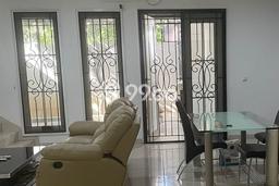 Ready to Use! Luxury House LT 180m2 Desain Elegan di Alam Sutera Ready to Use! Luxury House LT 180m2 Desain Elegan di Alam Sutera