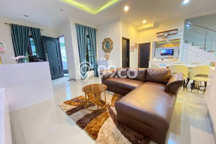 Rumah Elit Modern Tanpa Renovasi di Lebak Bulus Jakarta Selatan Rumah Elit Modern Tanpa Renovasi di Lebak Bulus Jakarta Selatan