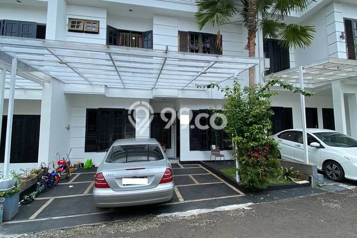 Rumah Elit Modern Tanpa Renovasi di Lebak Bulus Jakarta Selatan Rumah Elit Modern Tanpa Renovasi di Lebak Bulus Jakarta Selatan