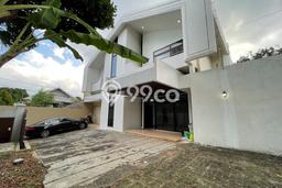 Rumah Elit Modern Tanpa Renovasi di Kemang Jakarta Selatan Rumah Elit Modern Tanpa Renovasi di Kemang Jakarta Selatan
