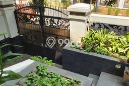 Dijual Rumah Luas Elegan Dengan View Eksklusif di Citra Grand, Jakarta Timur Dijual Rumah Luas Elegan Dengan View Eksklusif di Citra Grand, Jakarta Timur