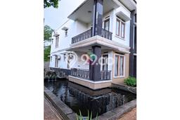 Ready to Use! Luxury House LT 328m2 Desain Elegan di Legenda Wisata Ready to Use! Luxury House LT 328m2 Desain Elegan di Legenda Wisata