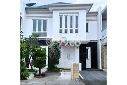 Rumah Luxury Modern Tanpa Renovasi di Kota Wisata Jakarta Timur Rumah Luxury Modern Tanpa Renovasi di Kota Wisata Jakarta Timur