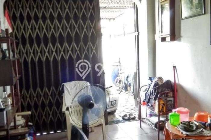 For Sale Rumah 5 Kamar Lokasi Ideal Bagus dan Strategis di Medan Baru For Sale Rumah 5 Kamar Lokasi Ideal Bagus dan Strategis di Medan Baru
