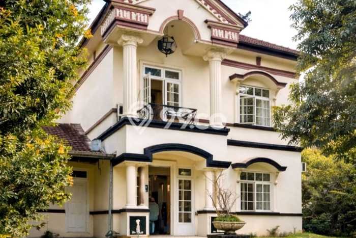Dijual Rumah Luas Megah Dengan View Cantik di Legenda Wisata, Jakarta Timur Dijual Rumah Luas Megah Dengan View Cantik di Legenda Wisata, Jakarta Timur
