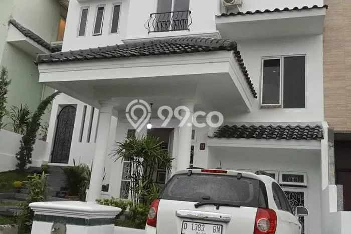 Rumah Mewah LB 350m2 Siap Huni Desain Elegan di Sentul City, Bogor Rumah Mewah LB 350m2 Siap Huni Desain Elegan di Sentul City, Bogor