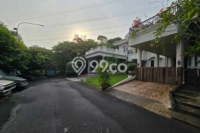 Rumah Luxury Modern Siap Huni di Legenda Wisata Jakarta Timur Rumah Luxury Modern Siap Huni di Legenda Wisata Jakarta Timur